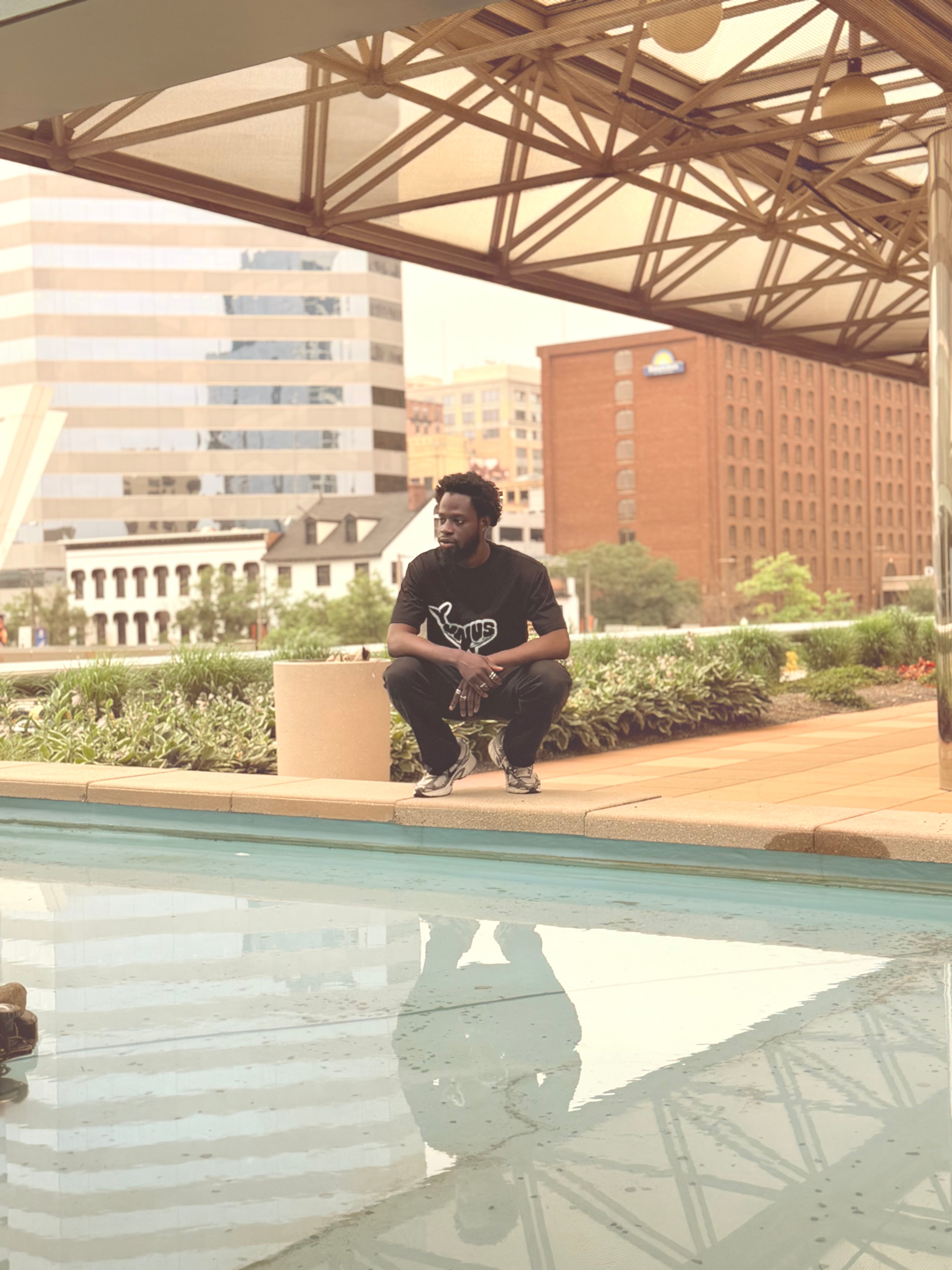 “YUNUS’S WHALE” relaxed tee